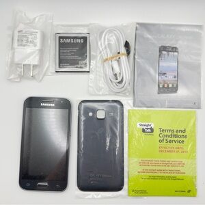 Samsung Galaxy Core Prime Straight Talk w/ Charger, Manual, Battery & More NIB